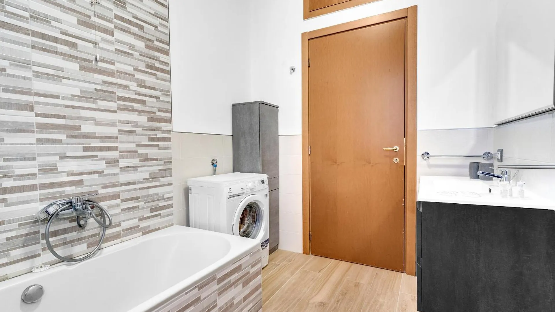 Ris161 -Modern Apartment Equipped With All Comfort- セスト・サン・ジョヴァンニ